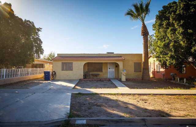 1014 S 8 AVE photos photos