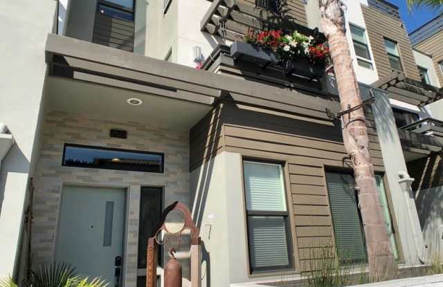 2529 State Street Gallery 2