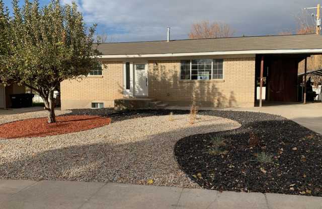 Cozy 4 bedroom 2 bath home in Woods Cross photos photos