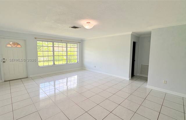 4440 NW 4th Ct Gallery 2