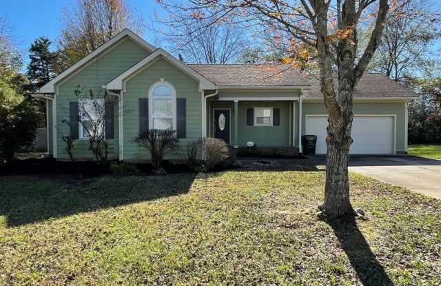 Cozy Convenient: 3-bedroom, 2-bathroom Home with Spacious Living Area and Fenced Backyard - 122 Saddle Creek Circle, Dickson, TN 37055 Cozy Convenient: 3-bedroom, 2-bathroom Home with Spacious Living Area and Fenced Backyard - 122 Saddle Creek Circle, Dickson, TN 37055