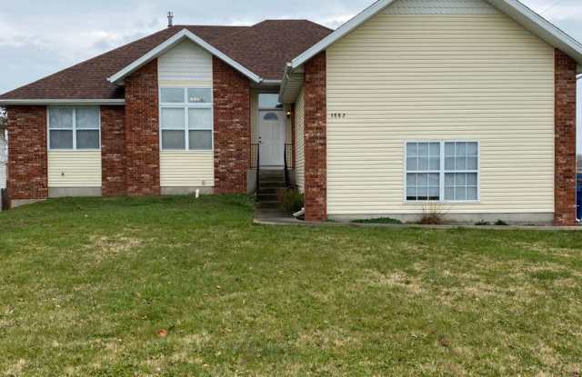 5 Bedroom/3 bathroom house photos photos