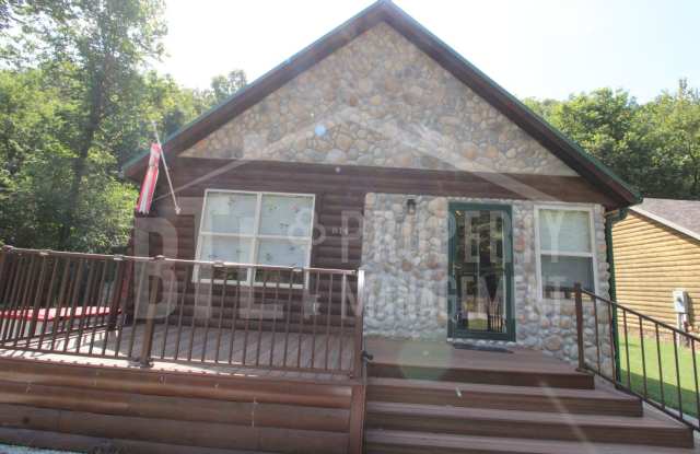 Charming 2 Bedroom Cabin with Creek in Blue Eye, MO photos photos Charming 2 Bedroom Cabin with Creek in Blue Eye, MO photos photos