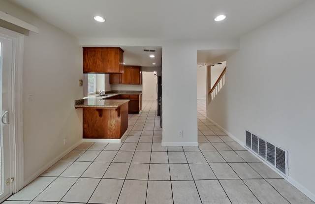 Sweetwater Ridge 4/2.5 Home Available Now Gallery 4