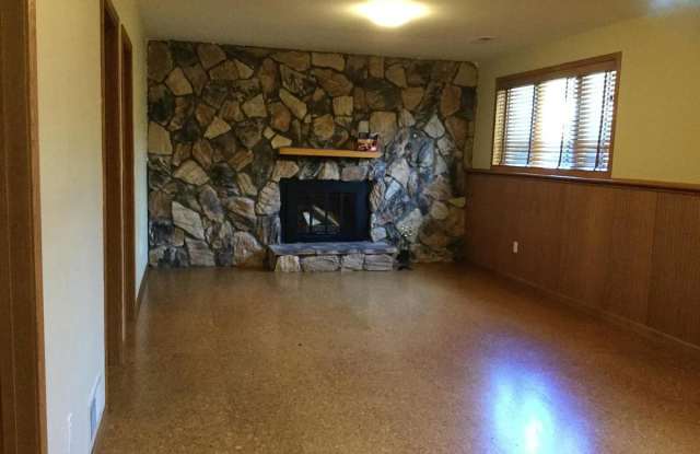 3991 Whiting Lane photos photos
