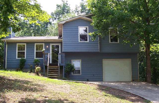 NEWNAN- 200 Beverly Park Ct. 3 Bedroom 2 Bath plus Garage photos photos