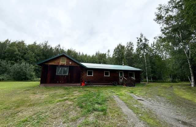 4-bedroom home in North Pole / On city water - 2797 Horseshoe Way, Badger, AK 99705