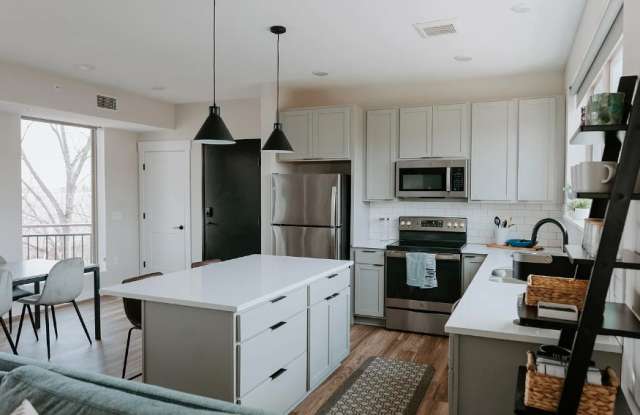 1110 Raymond Ave Apt 2 photos photos