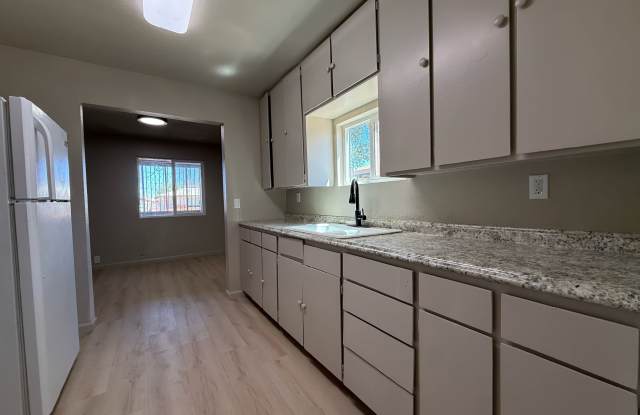 817 W Gilmore St photos photos
