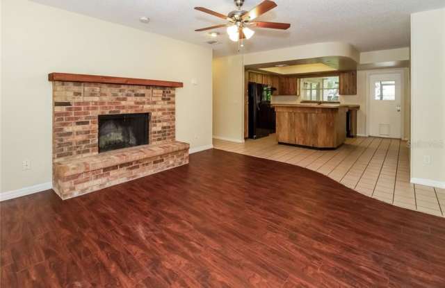 862 BENCHWOOD DRIVE Gallery 2