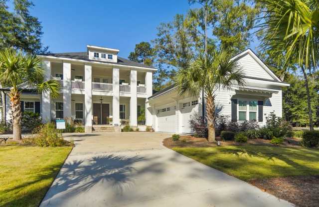 Pool/ Waterfront/ Custom Home in Waterways! photos photos