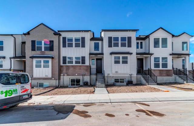 3997 W 1960 N photos photos