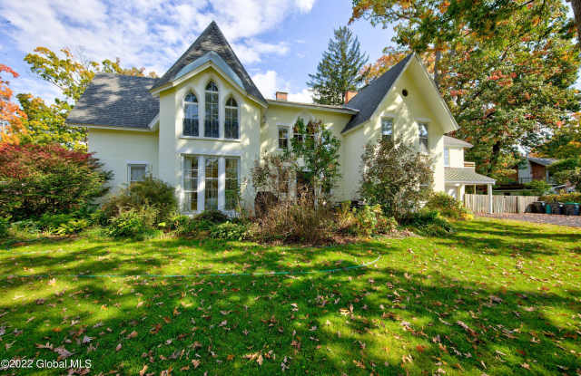 21 Park Place - 21 Park Place, Saratoga Springs, NY 12866