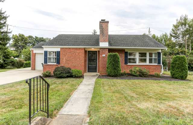 Two bedroom, one bathroom detached home - 32 Highland Drive, Lower Allen, PA 17011