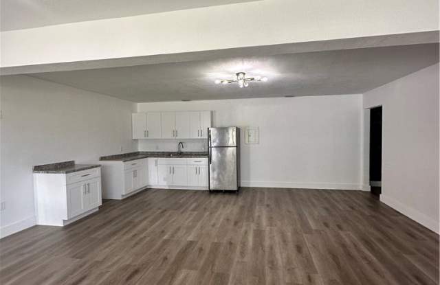 1675 Temple Terrace Gallery 1