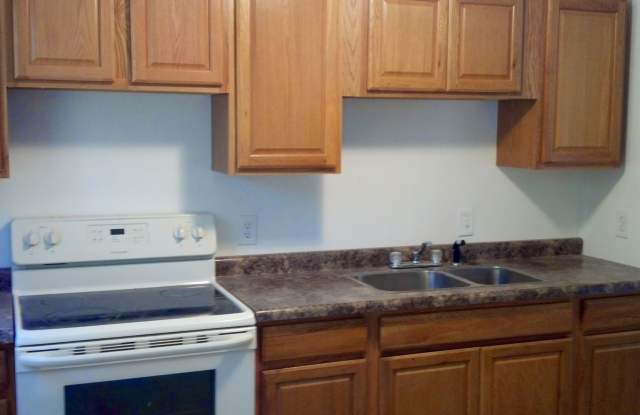 Three bedroom, one bath, huge backyard photos photos