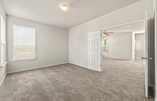 2 Week Free Move-In Special! Spacious 4-Bedroom Solana Ridge Home with Office, Game Room & Large Backyard Gallery 4