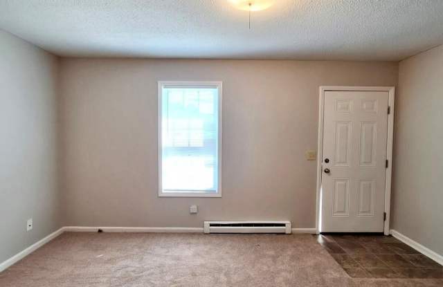 1402 Hooker Road Gallery 3