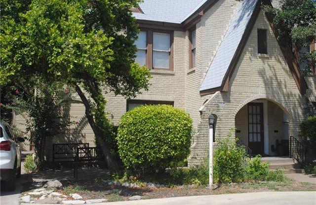 3326 S University Drive - 3326 S University Dr, Fort Worth, TX 76109