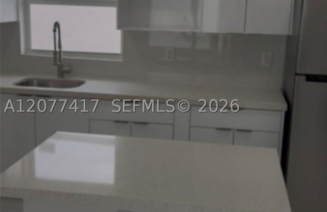1943 71st St Gallery 1