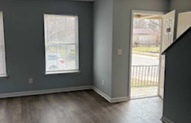 Beautiful Spacious 3-Bedroom House in the Parkland neighborhood photos photos