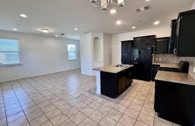 Room in 3 Bedroom Home at Zodiac Ln Gallery 3