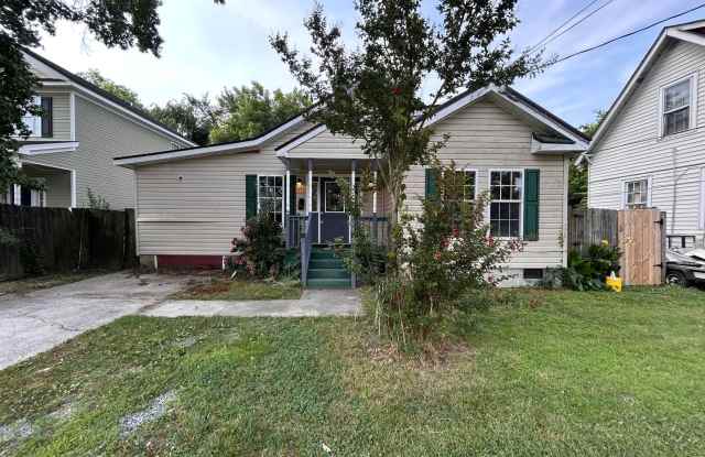 Spacious 4-Bedroom Home W/Sunroom  Large Backyard "ASK ABOUT OUR ZERO-DEPOSIT OPTION" photos photos