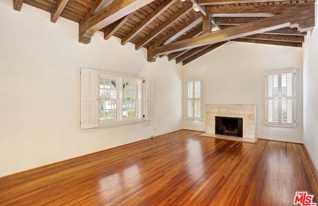 430 EL CAMINO Drive Gallery 2