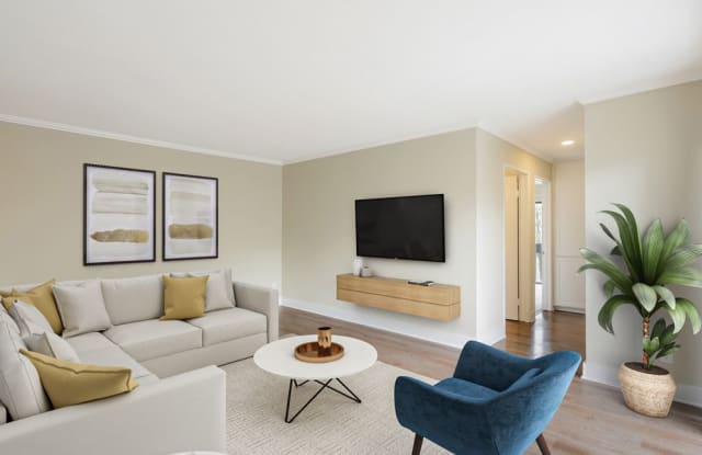 eaves Lake Forest Gallery 3