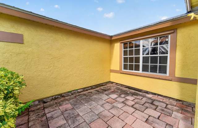 6956 NW Jorgensen Road Gallery 3