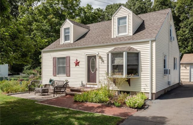 4 Roberta Road - 4 Roberta Road, North Haven, CT 06473