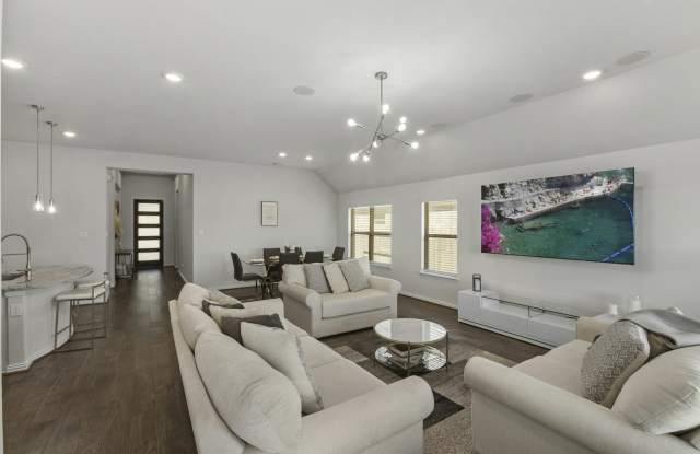 220 Algaroba Loop Gallery 2