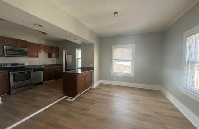 4 Bed 1.5 Bath- Field Club Rowhouse - 3307 Poppleton Avenue, Omaha, NE 68105