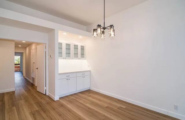 2601 S Broadmoor Dr Gallery 1