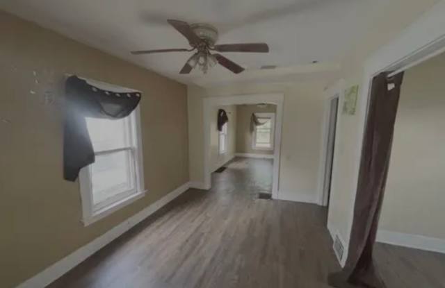BACK-TO-SCHOOL SPECIAL — HOUSE FOR SALE! Gallery 3