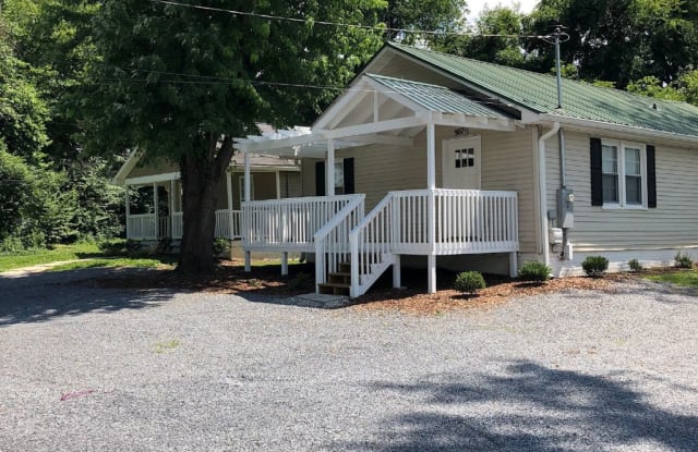 507 1/2 Lamont St - 507 1/2 Lamont Street, Johnson City, TN 37604