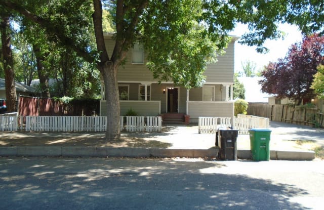 617 Chestnut - 617 Chestnut Street, Chico, CA 95928