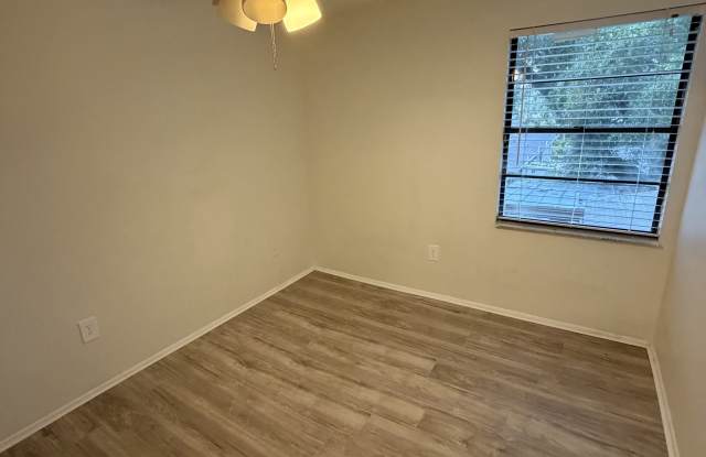 5008 Terrace Village Ln Gallery 4