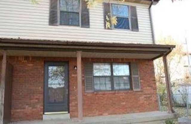 3BR/2BA Townhome – Updated Kitchen, Large Deck & Fenced Yard IN Radcliff Gallery 1