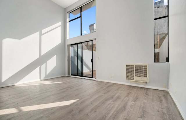 469 Clementina St Apt 3 photos photos