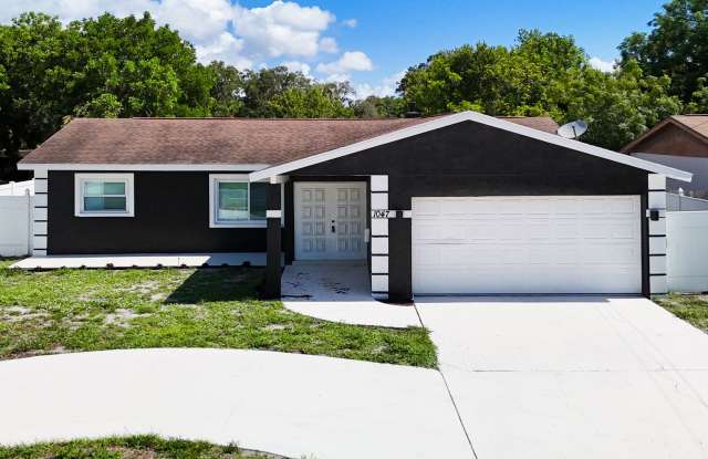 Beautiful Pool House Available in South St. Petersburg! Gallery 4
