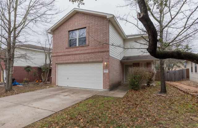 Charming 3BR/2.5BA Home with Spacious Backyard  Cozy Interior photos photos