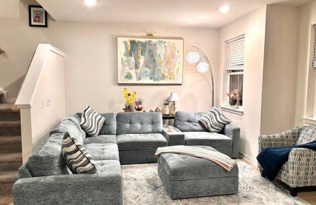 111 FOUR LEAF DR photos photos