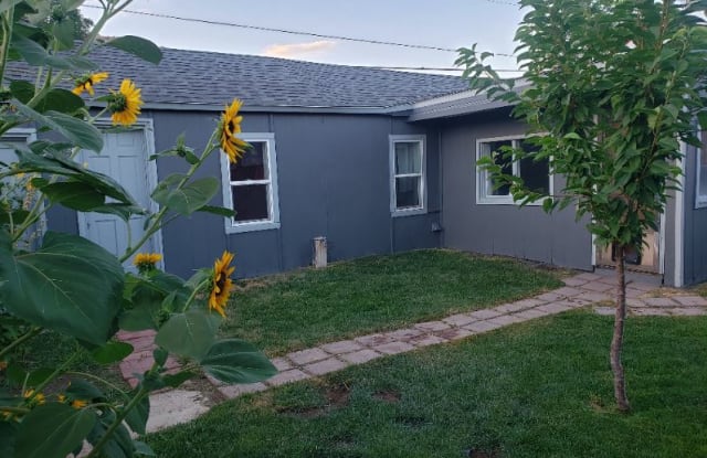 324 W Sixth Street - 324 West Sixth Street, Palisade, CO 81526