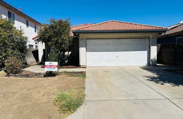 $2,150 Blythe & McKinley, 3 Bedroom - W. Weldon Ave, West Fresno Gallery 1