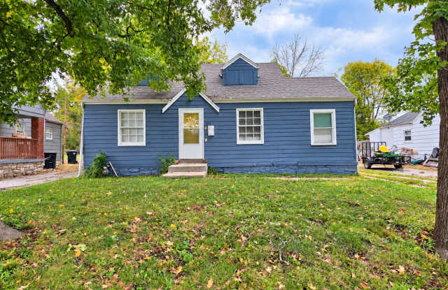 Charming 3-Bedroom Home with Spacious Backyard! Gallery 1