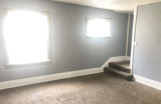2 BED 1 BATH SINGLE FAMILY HOME IN EUCLID! photos photos