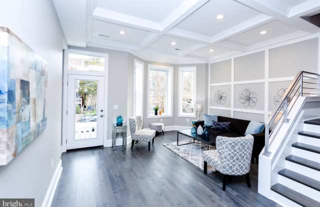 35 T STREET NW Gallery 3