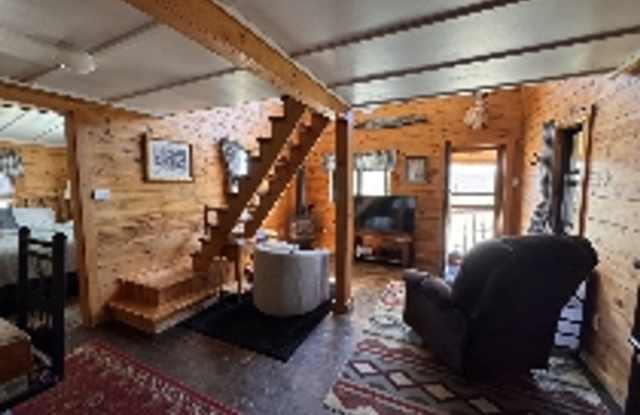 1 Bedroom/1 Bathroom - All Utilities Included(Propane, Direct TV, Electric, Internet) Gallery 4