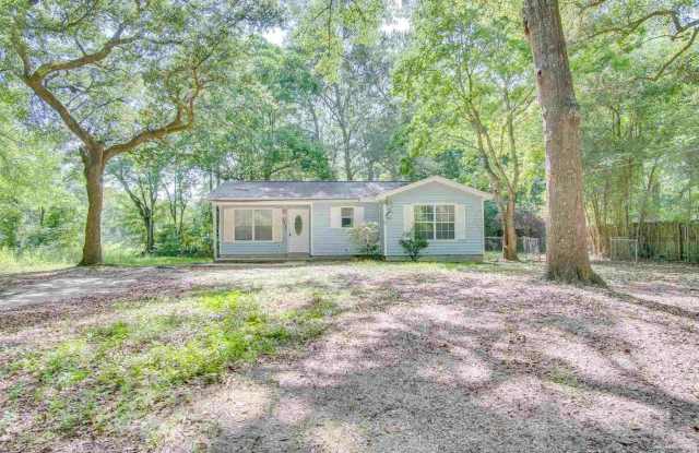 4117 Pace Ln - 4117 Pace Lane, Pace, FL 32571
